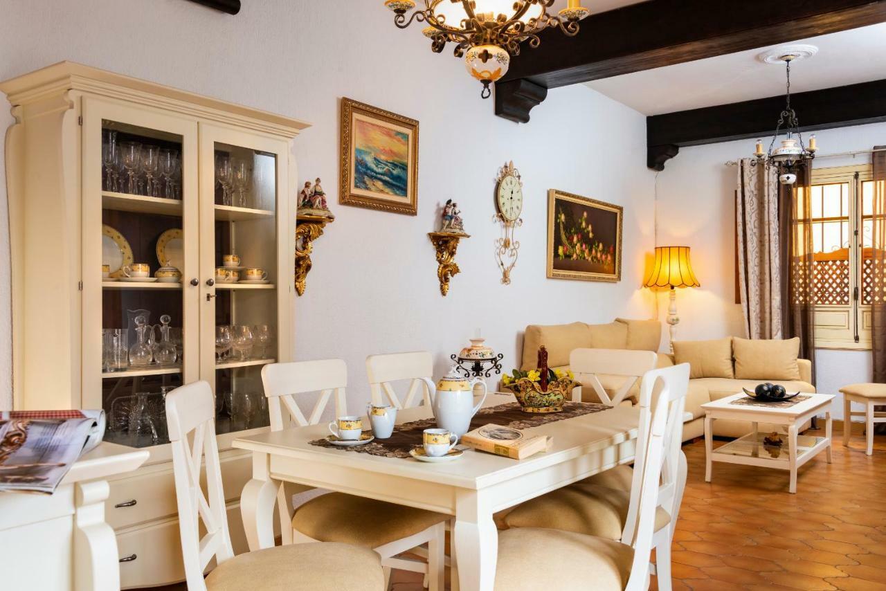סביליה Hsh Suites Barrio Santa Cruz מראה חיצוני תמונה