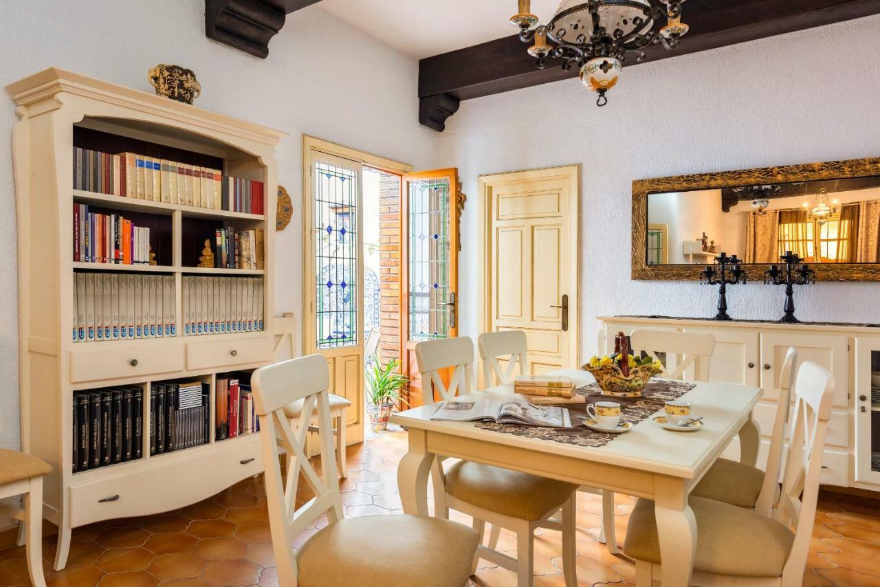 סביליה Hsh Suites Barrio Santa Cruz מראה חיצוני תמונה